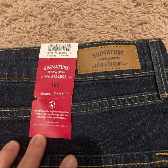 Signature Levi Strauss Women’s 16S Mid Rise Modern Boot Cut Dark Stretch Denim - Picture 7 of 9